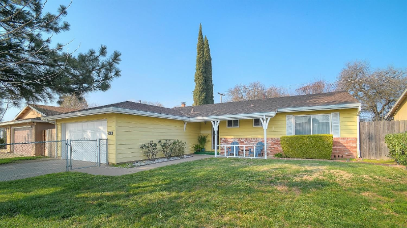 2369 La Loma Dr - Photo 2 of 12