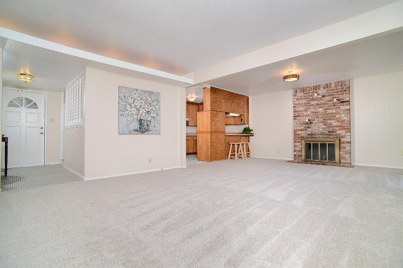 2369 La Loma Dr - Photo 3 of 12