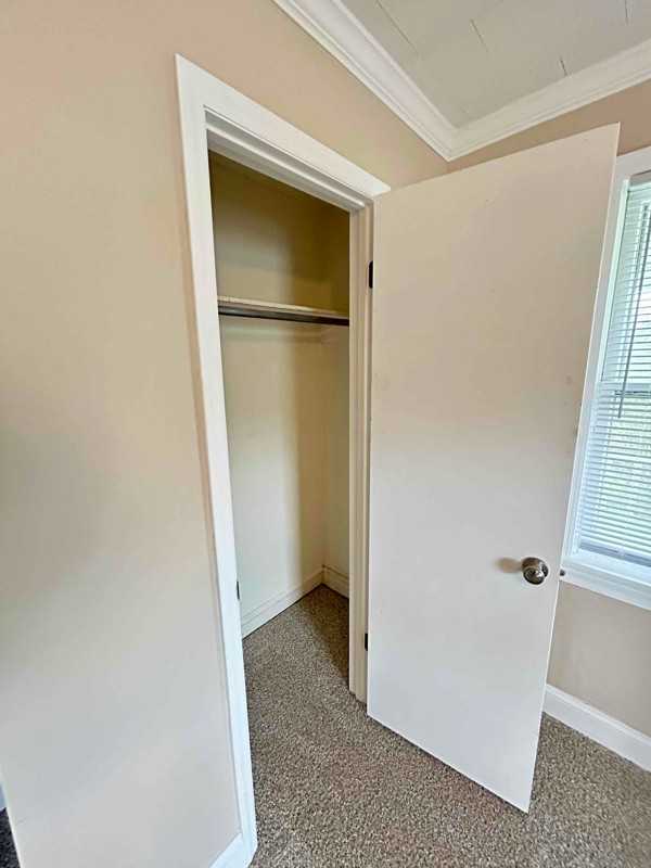 1404 Fieldcrest Road - Photo 7 of 18