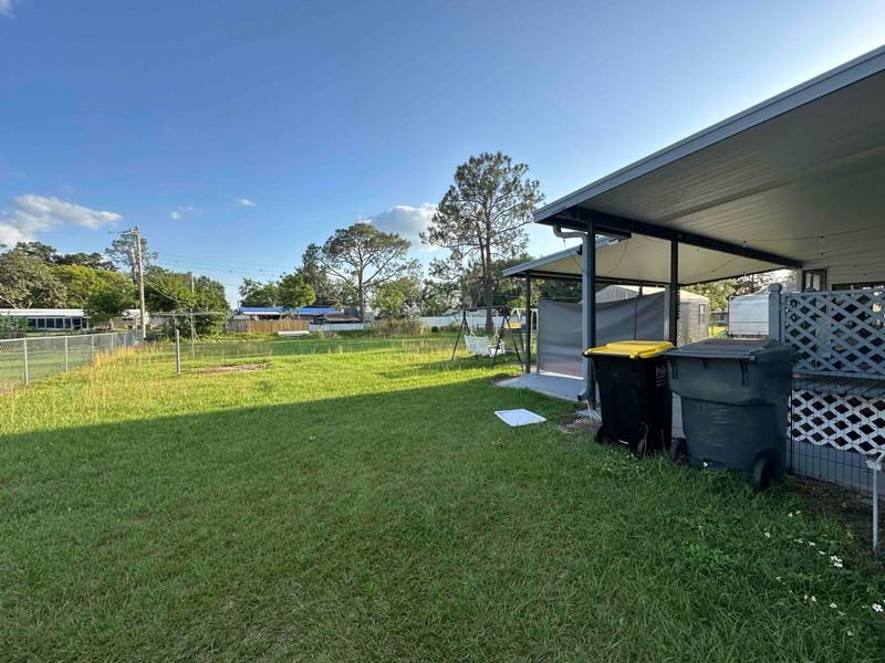 265 Waterview Dr - Photo 3 of 18