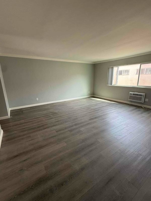 8757 Owensmouth Ave #8 - Photo 2 of 10