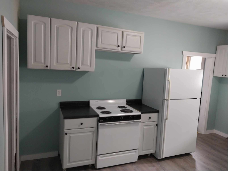 515 N Lake St - Photo 2 of 10