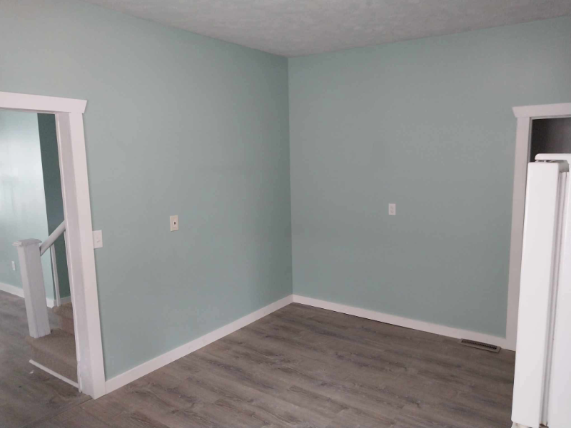 515 N Lake St - Photo 3 of 10