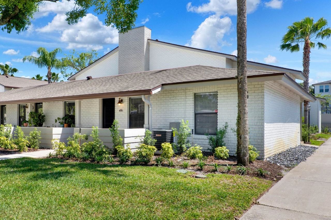 2920 Plaza Terrace Dr - Photo 2 of 24