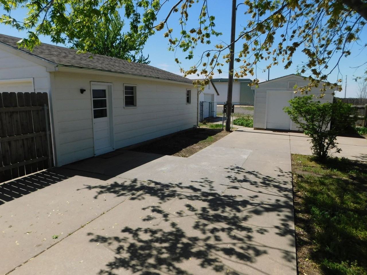 2031 Sw Prairie Creek Rd - Photo 2 of 24