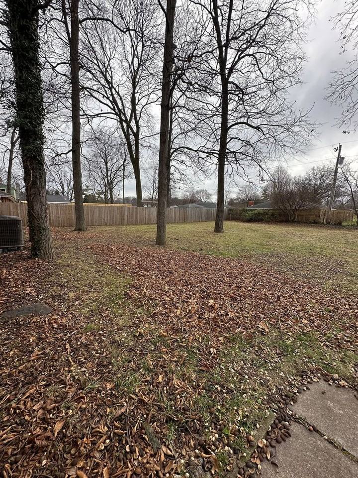 8201 W Lone Beech Dr - Photo 2 of 13