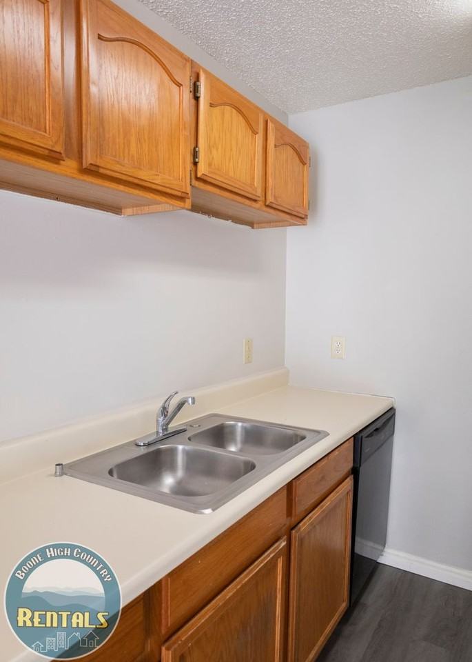 Tristen Place Apartments - Photo 3 of 23