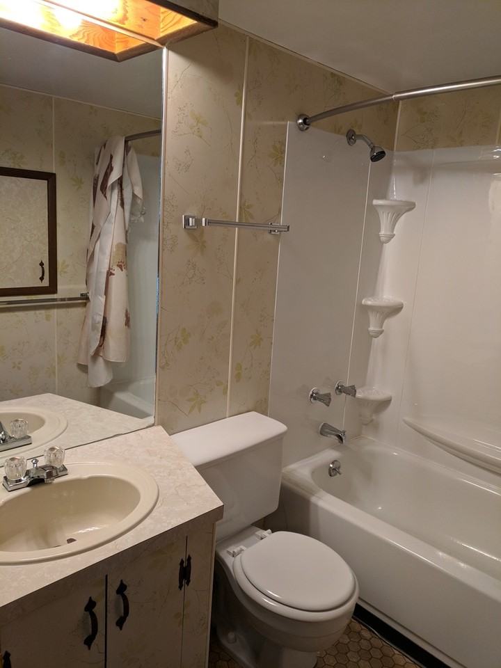 EAR206 - Photo 3 of 8