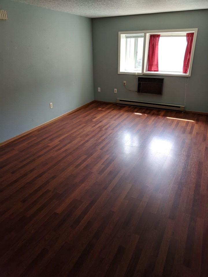 EAR206 - Photo 6 of 8