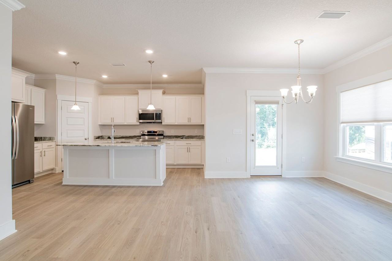 1213 Meadow Trl - Photo 3 of 17