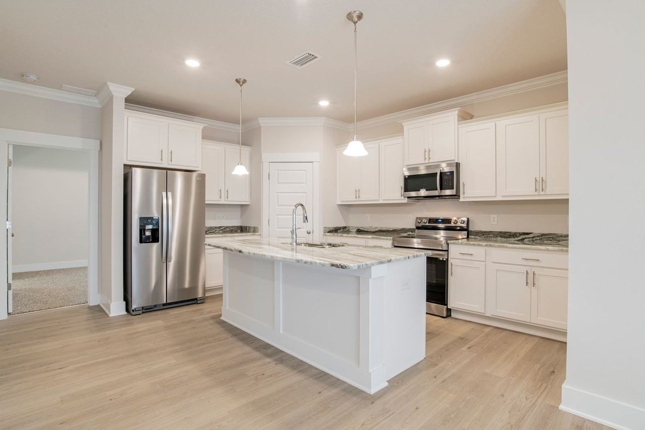 1213 Meadow Trl - Photo 4 of 17