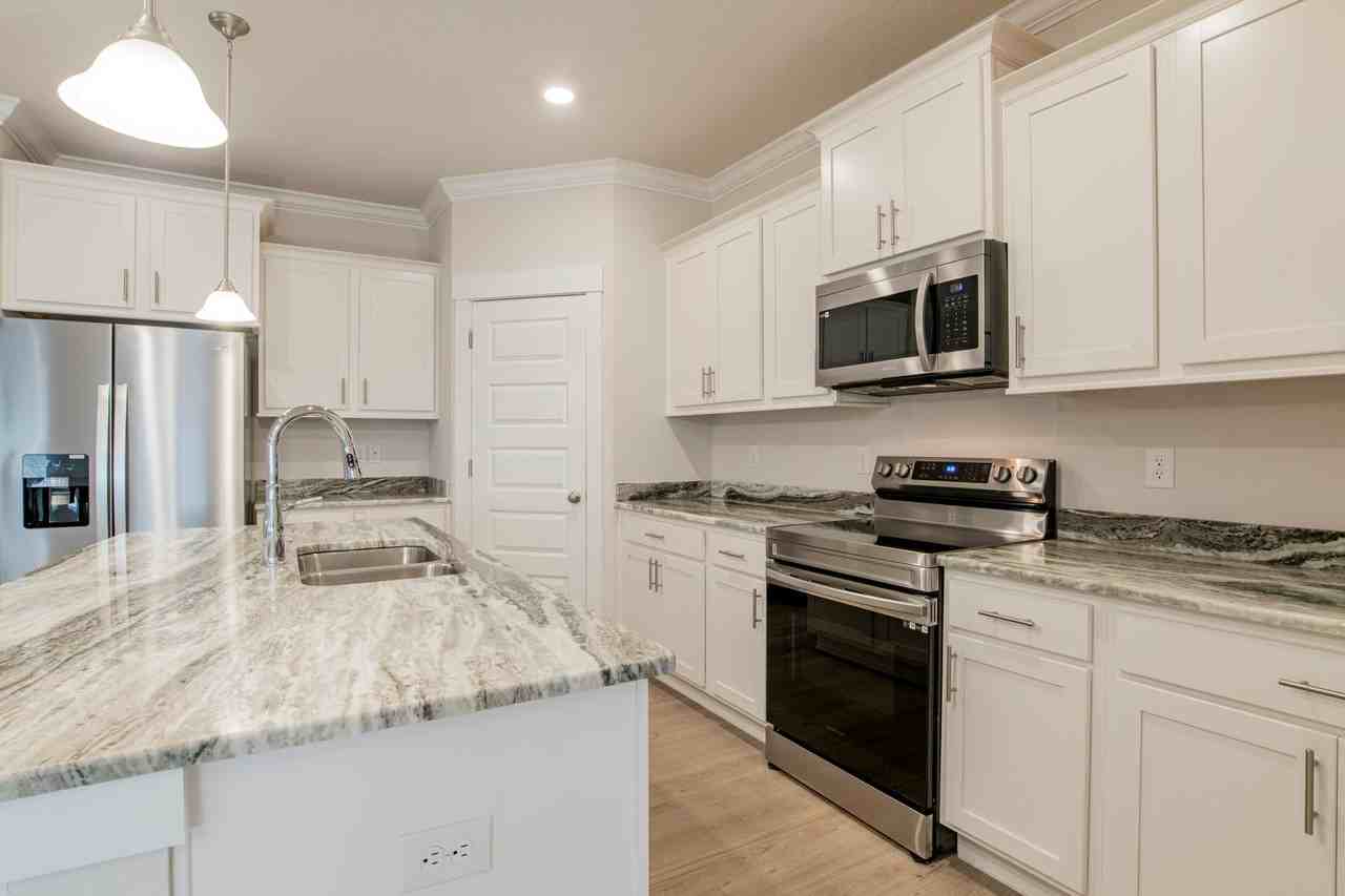 1213 Meadow Trl - Photo 5 of 17
