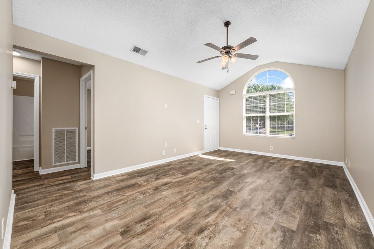 5044 Boyd Dr - Photo 7 of 26