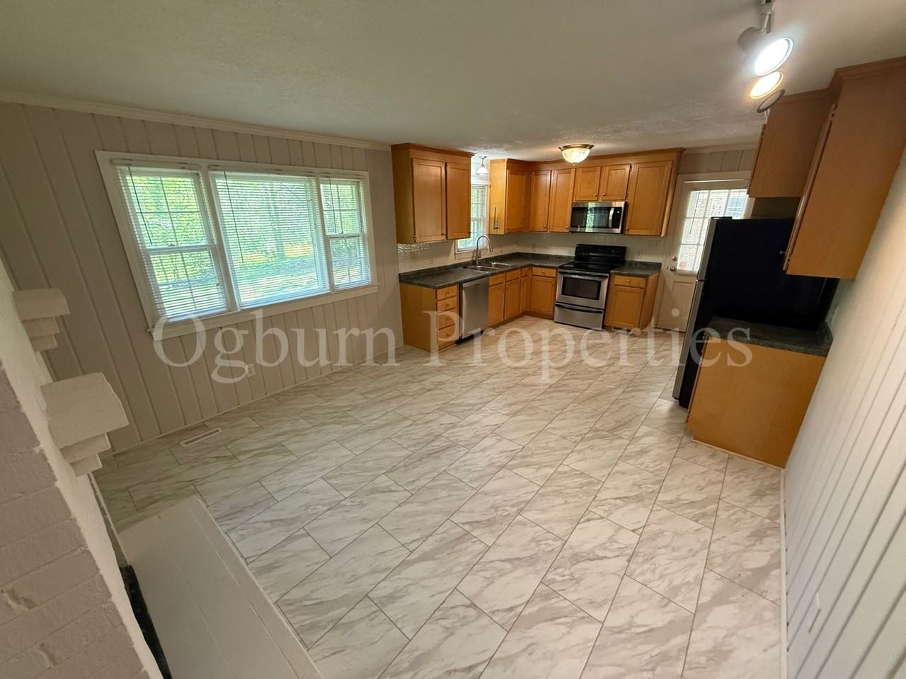 2630 Farmbrook Rd - Photo 6 of 12