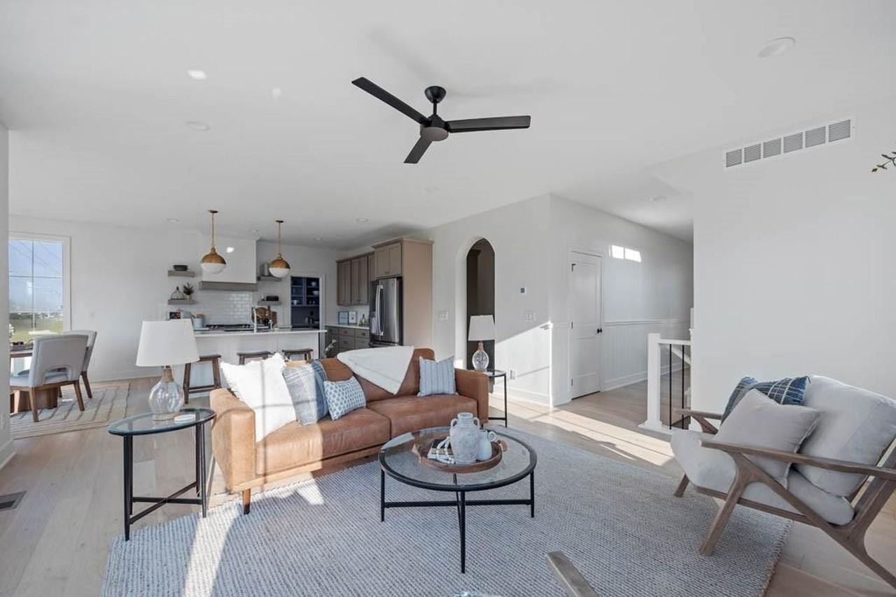 16898 Madison Cir - Photo 5 of 16