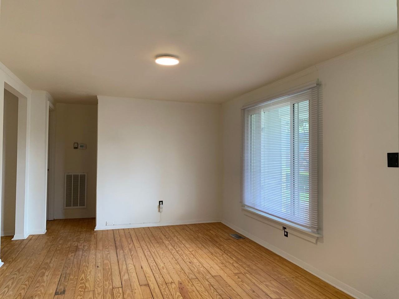 410 W Watson St - Photo 3 of 27