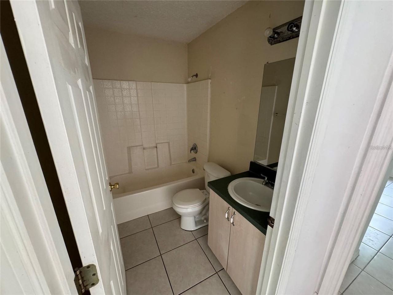 821 Savona Pl - Photo 3 of 8