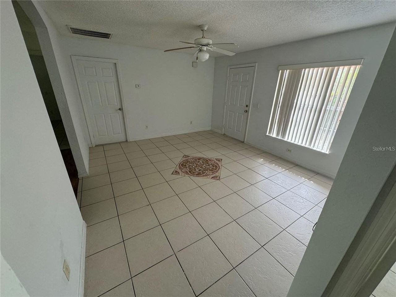 821 Savona Pl - Photo 6 of 8