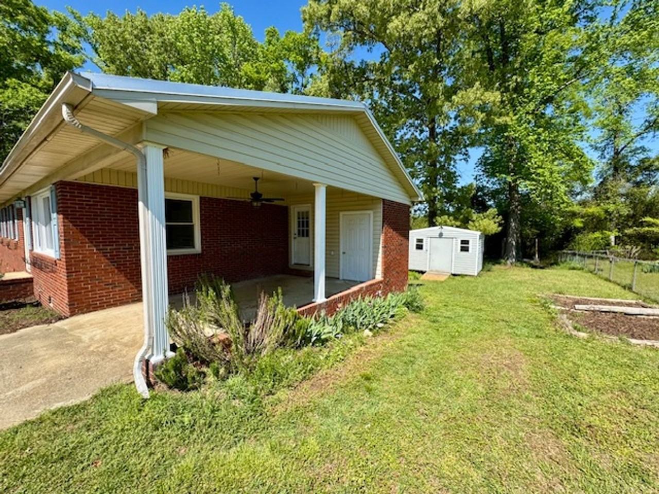 2833 Regency Rd - Photo 3 of 38