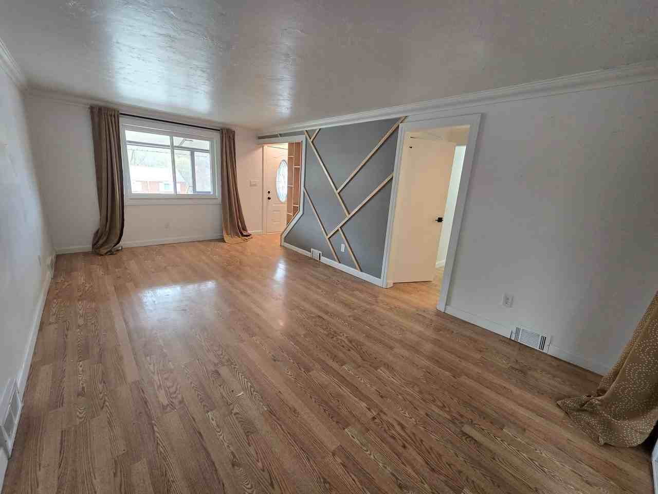 138 Lois Dr - Photo 3 of 19