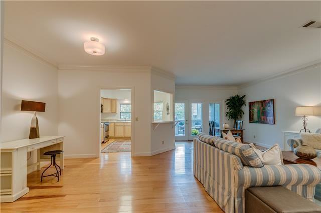 405 Ashlawn Ct - Photo 2 of 19