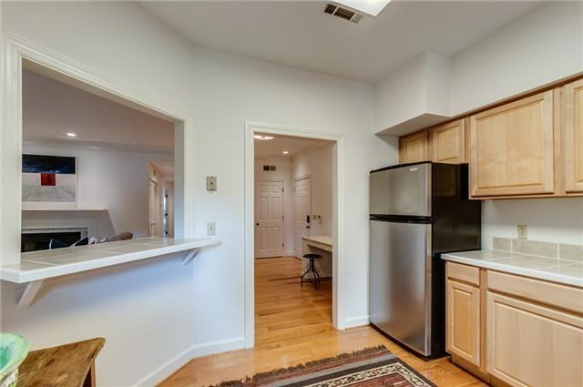 405 Ashlawn Ct - Photo 5 of 19