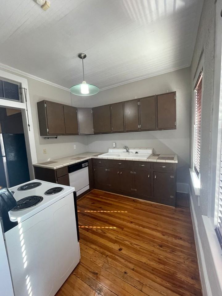 S Main St - Photo 4 of 28