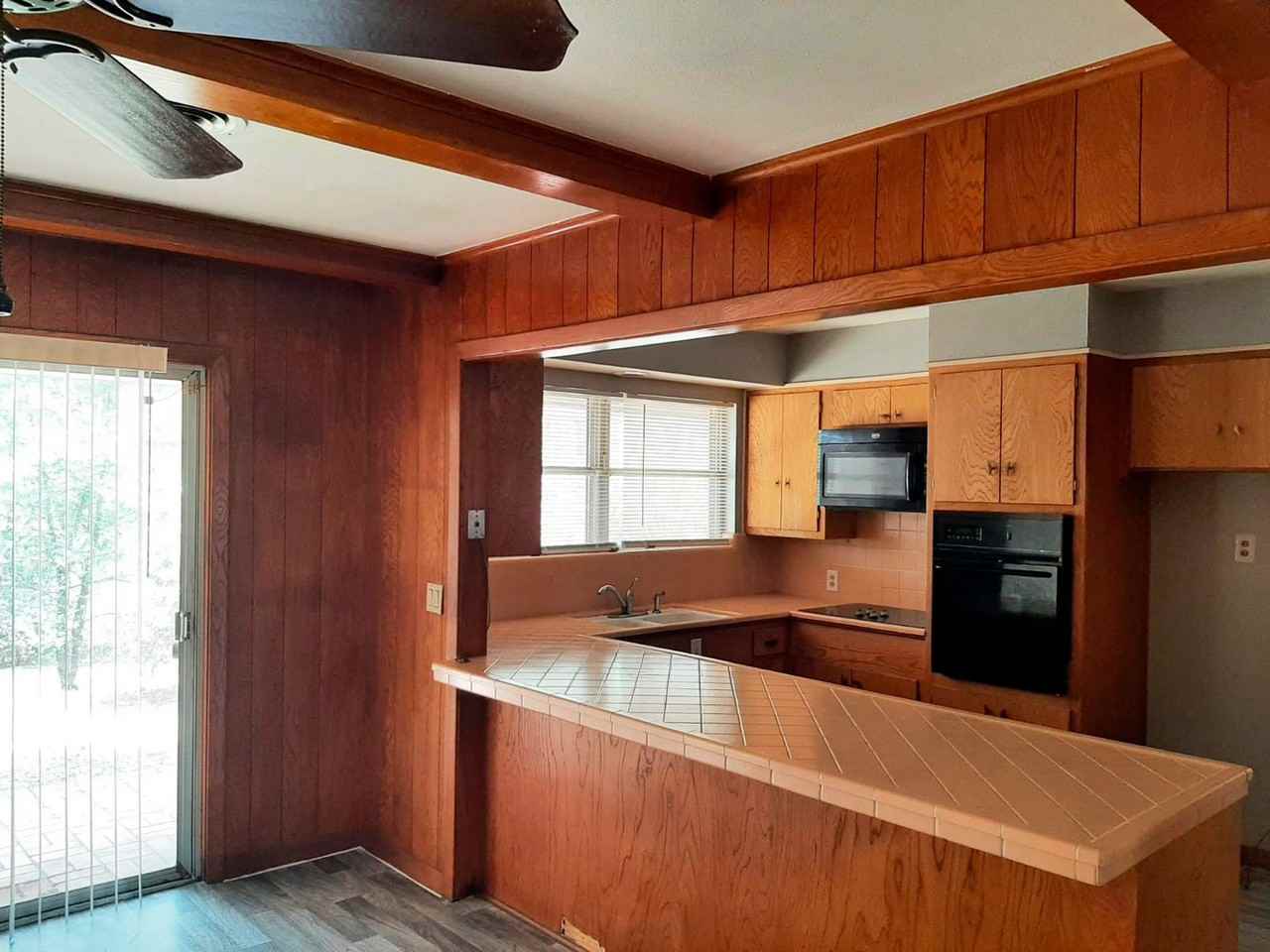 1206 Woodland Park Ave - Photo 2 of 18