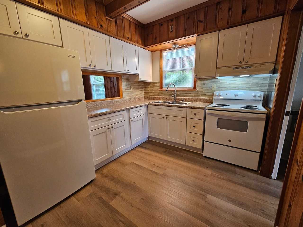 1739 Hancock Ave - Photo 5 of 30