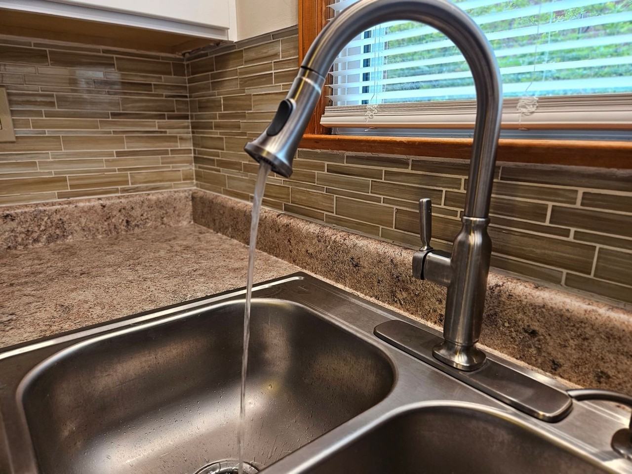 1739 Hancock Ave - Photo 6 of 30