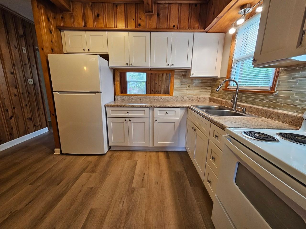 1739 Hancock Ave - Photo 7 of 30