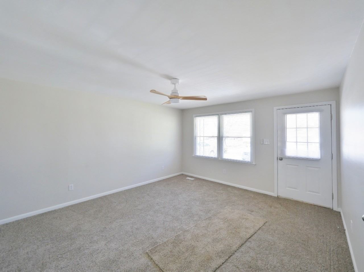 1602 2nd St Ne #B - Photo 2 of 10