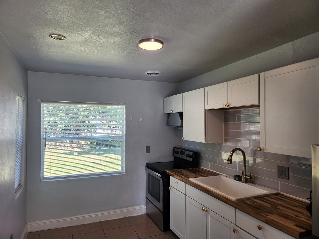 1015 Woodland Ave #NA - Photo 4 of 17
