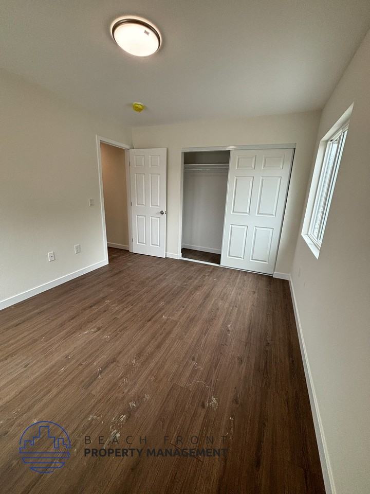 14316 Christine Dr. - Photo 5 of 34