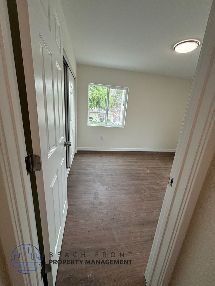 14316 Christine Dr. - Photo 6 of 34