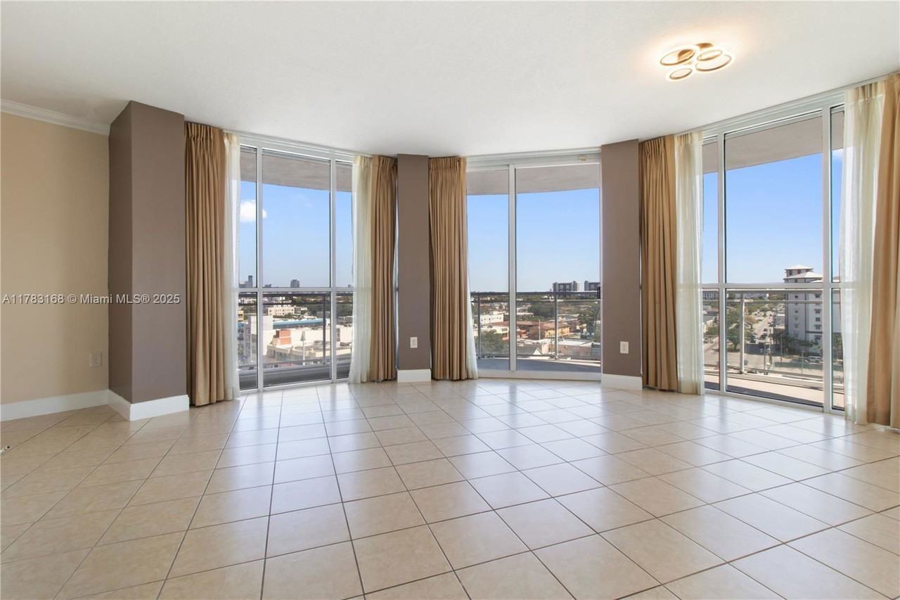 1 Glen Royal Pkwy #802 - Photo 2 of 8