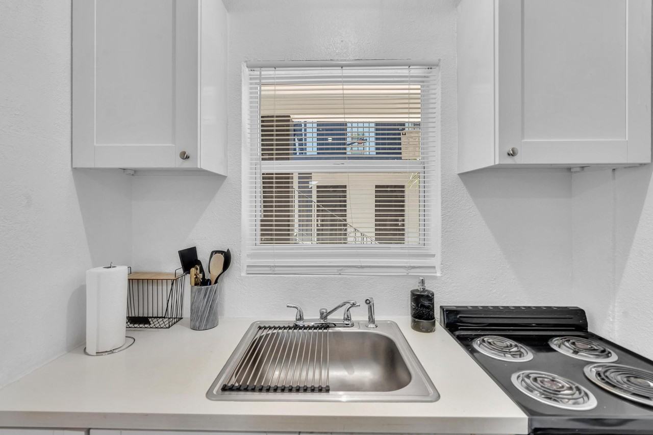 Ne 78th St - Photo 2 of 14