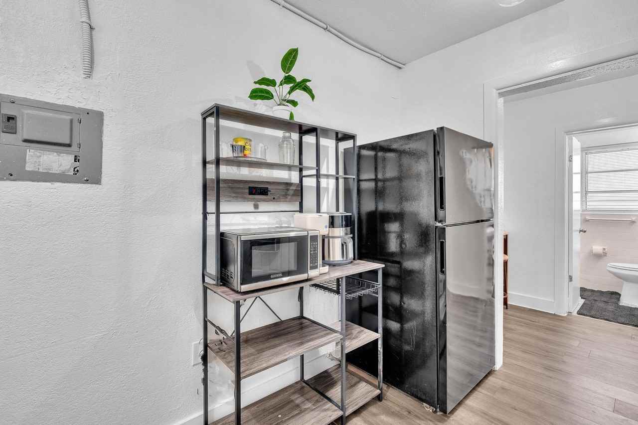 Ne 78th St - Photo 6 of 14