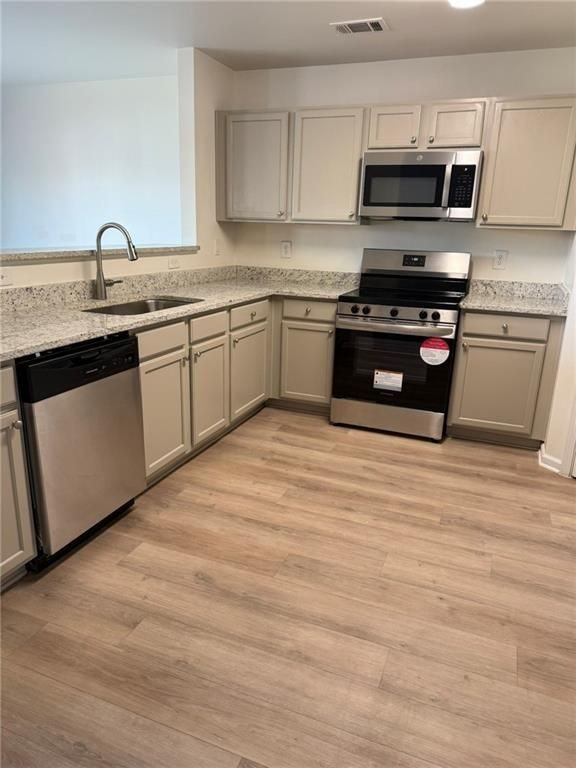 2350 Mayfair Dr - Photo 3 of 20