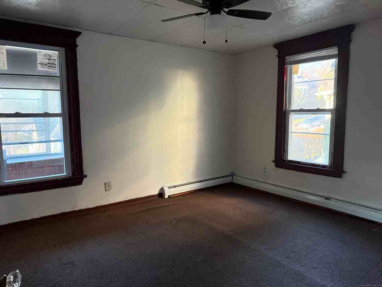 47 Chapman Ave - Photo 2 of 8