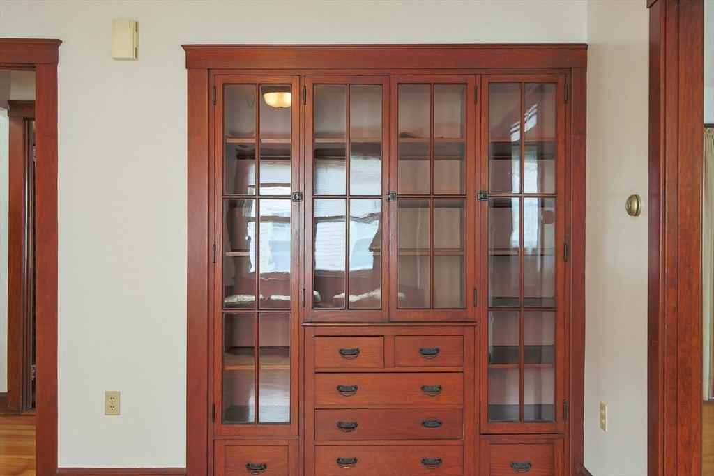 36 Raymond St - Photo 6 of 27