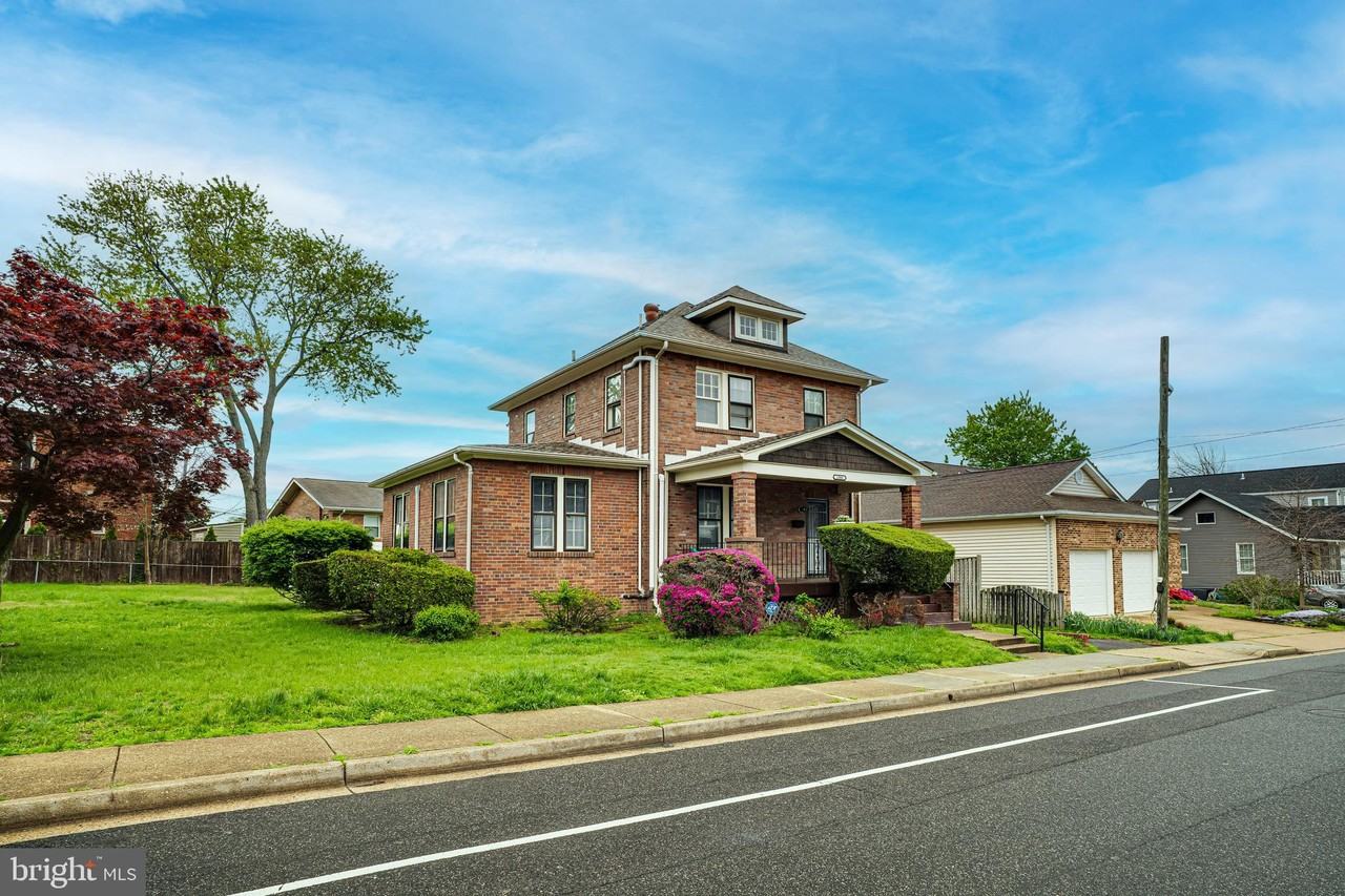 1006 S Rolfe St - Photo 3 of 46