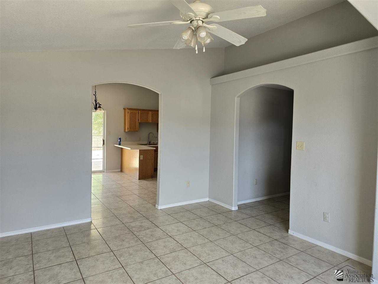 1445 E San Francisco St - Photo 4 of 16