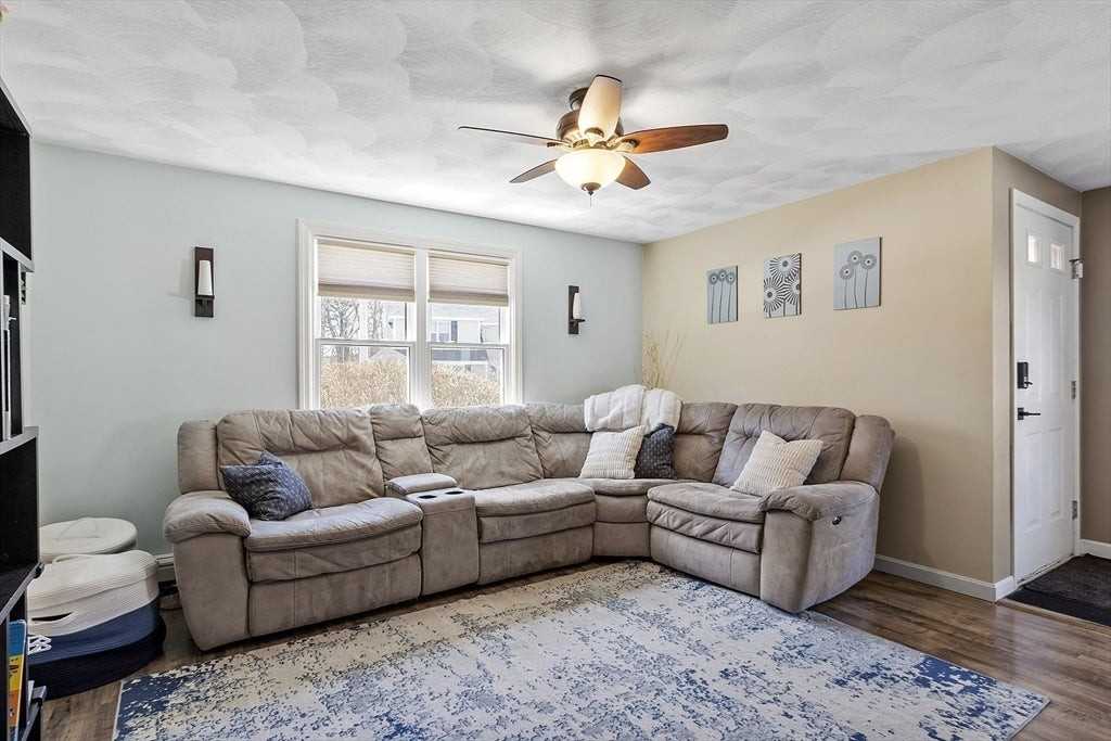 4001 Pouliot Pl - Photo 4 of 38