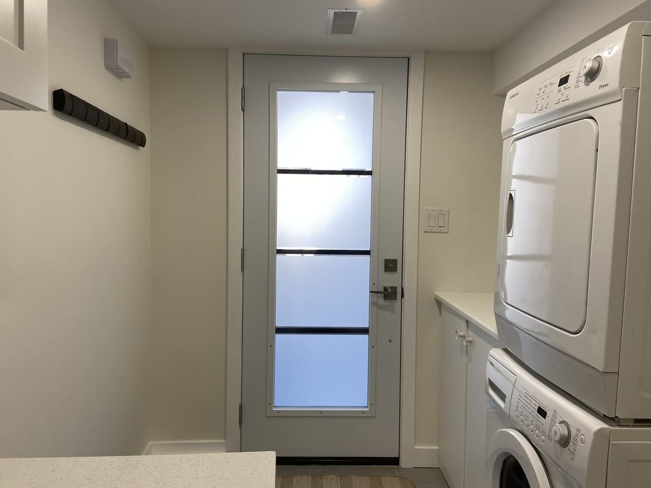671 Crawford Street - Photo 6 of 11