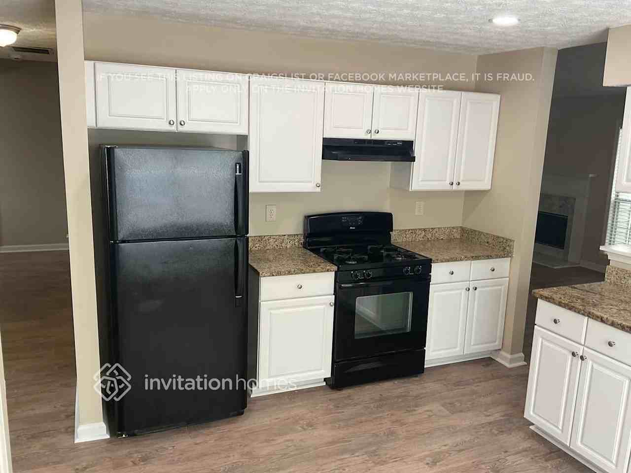 1639 Crestfield Ln - Photo 4 of 15