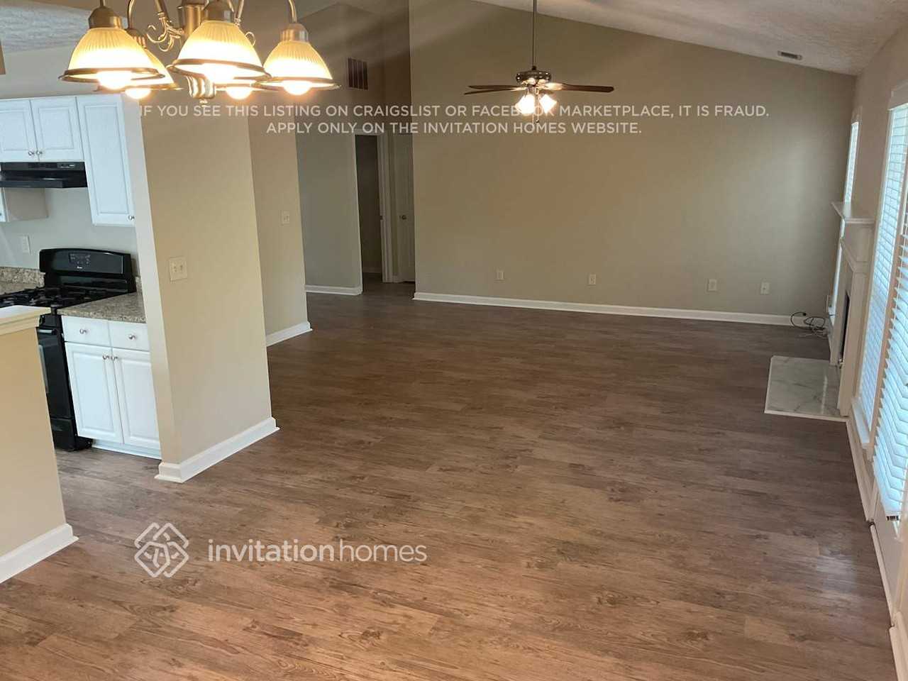 1639 Crestfield Ln - Photo 3 of 15