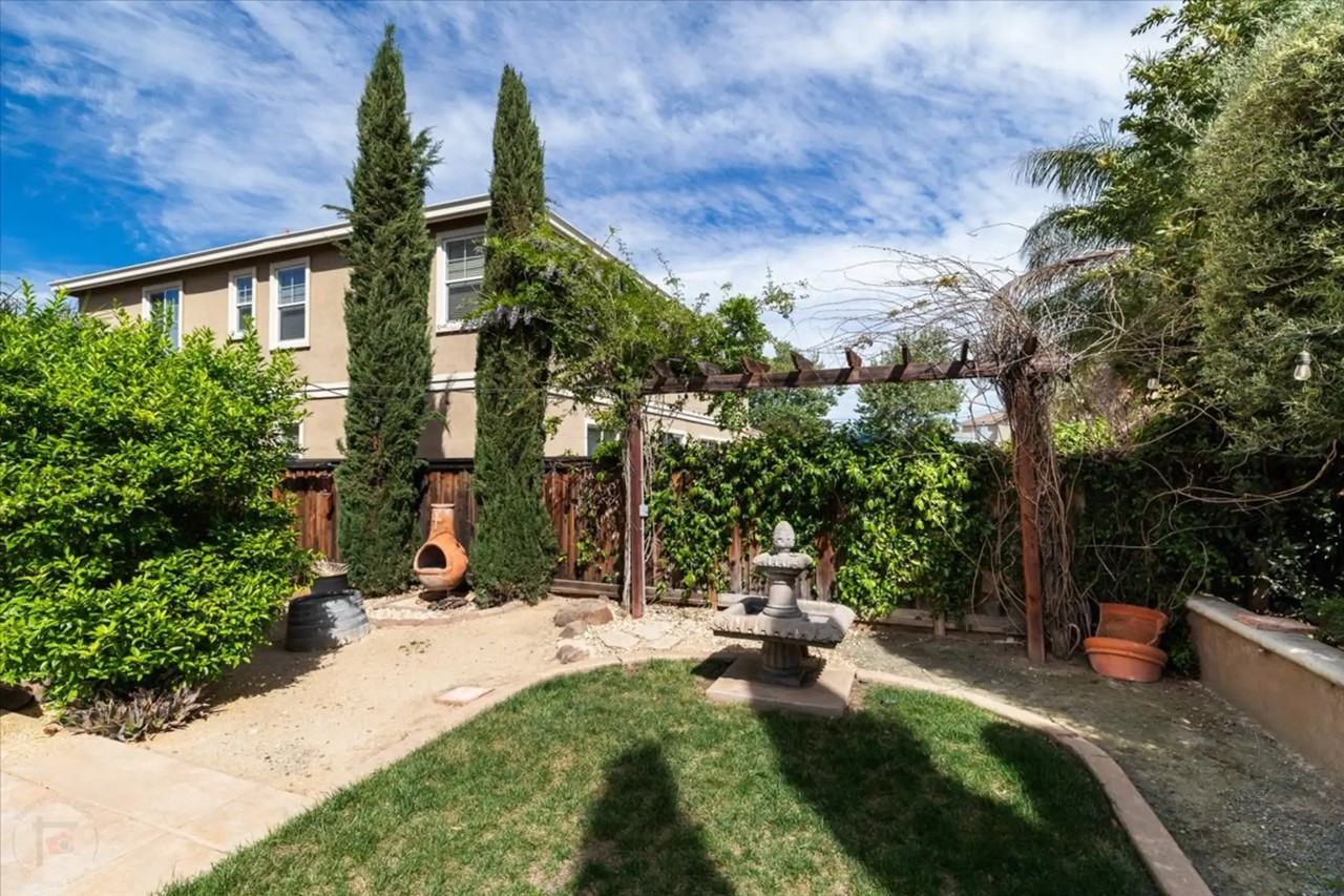 2148 Hilda Way - Photo 2 of 47