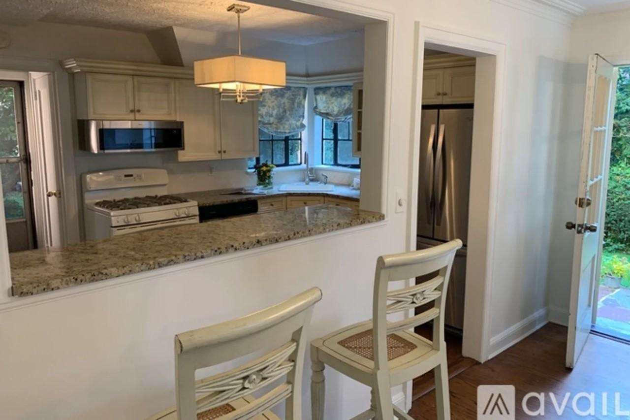 31 South Dr - Photo 3 of 21