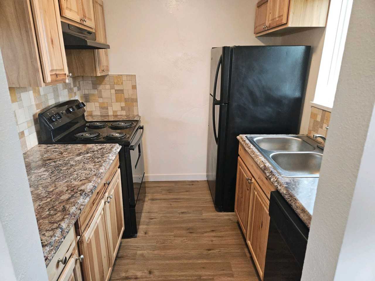 SLICK ROCK APARTMENTS - Photo 6 of 9